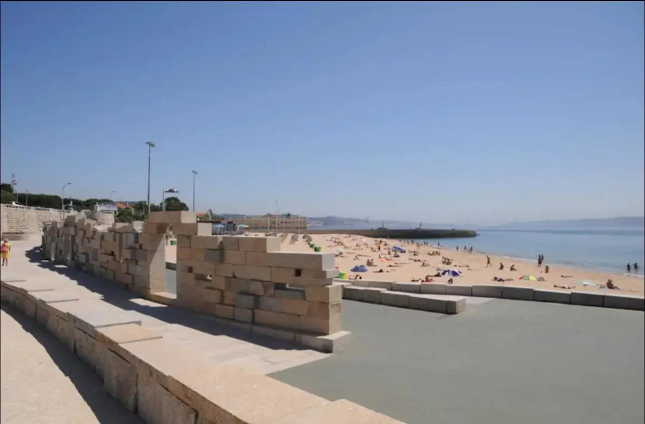 Sea View Apartment & 4 Minutes Walk To The Beach Paco de Arcos Portugal