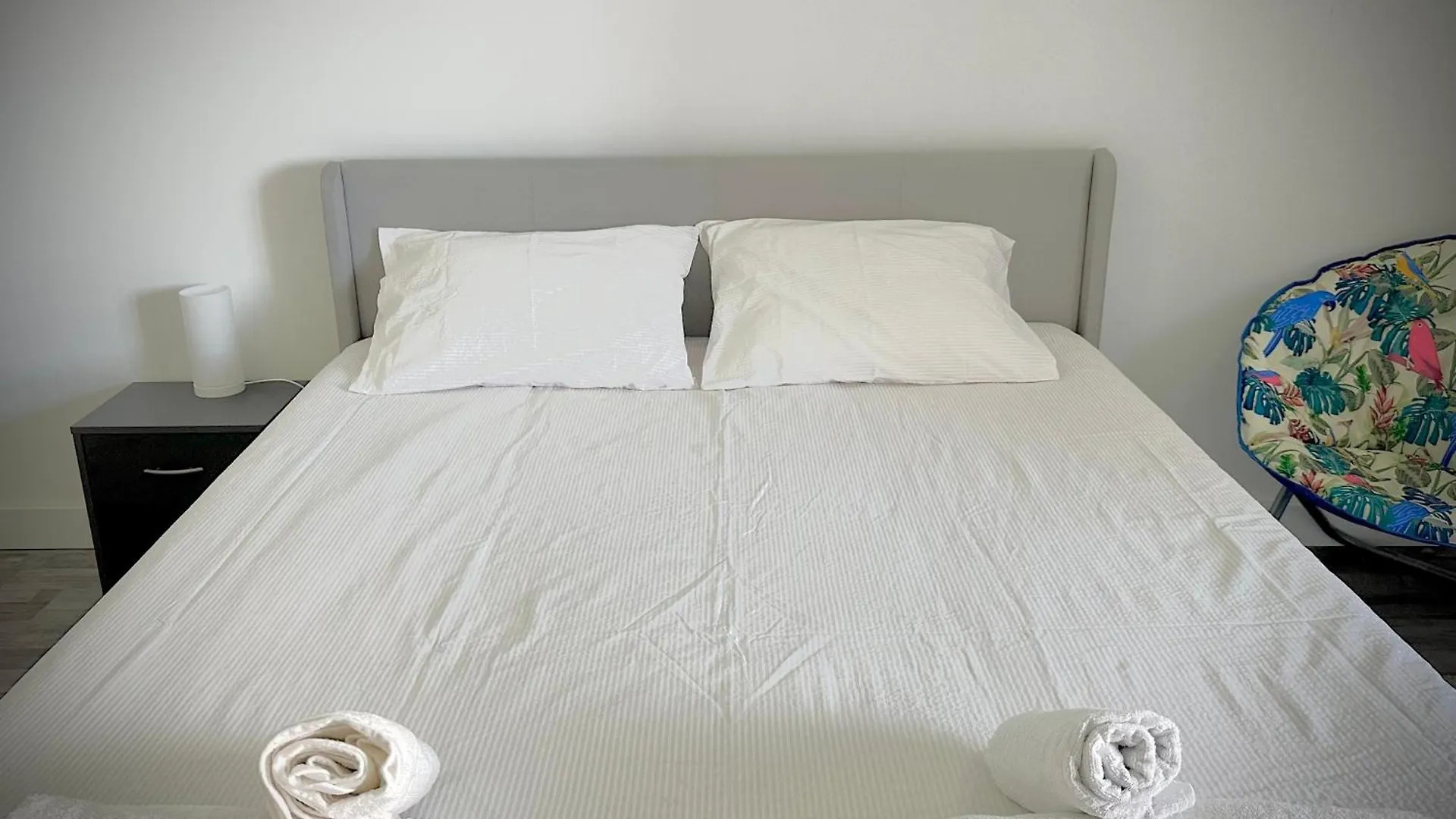Sea View Apartment & 4 Minutes Walk To The Beach Paco de Arcos Portugal
