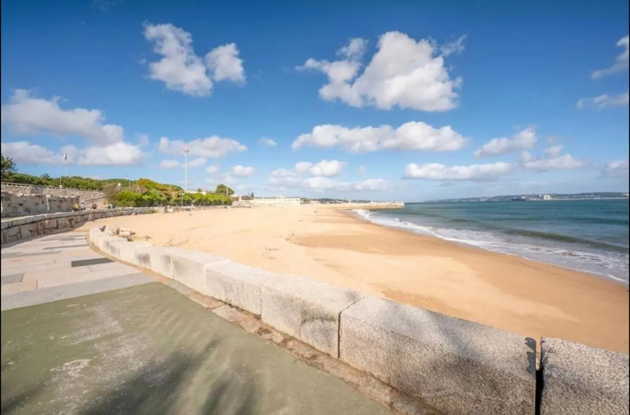 Sea View Apartment & 4 Minutes Walk To The Beach Paco de Arcos